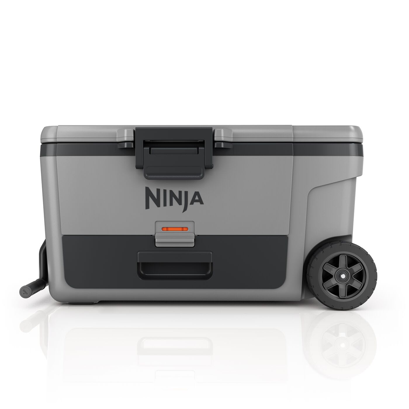 https://res.cloudinary.com/sharkninja/image/upload/f_auto,q_auto/v1741355953/France/Ninja/Products/Wheeled%20Coolers/FB265EUUKGY/FB265EUUKGY_FR_01.jpg